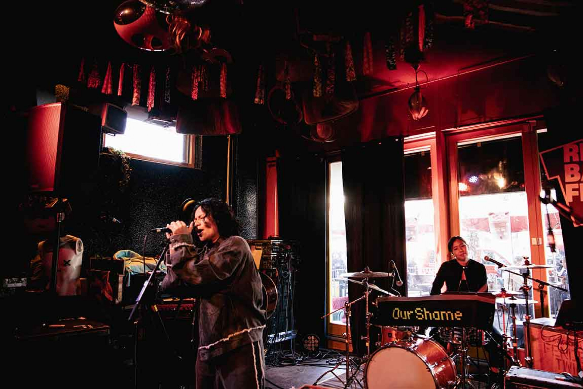 凹與山於德國Reeperbahn-Festival演出（photo-by-Miranda-Fredriksson）
