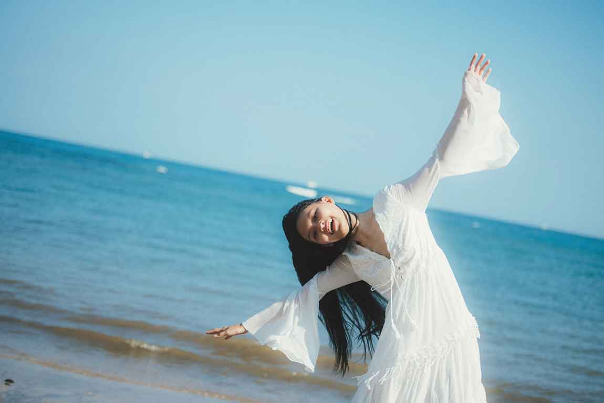 _LÜCY-最新MV〈Dance-on-the-Shoreline〉劇照_4