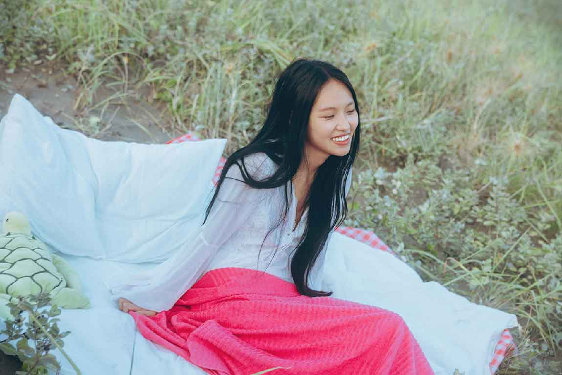 _LÜCY-最新MV〈Dance-on-the-Shoreline〉劇照_1