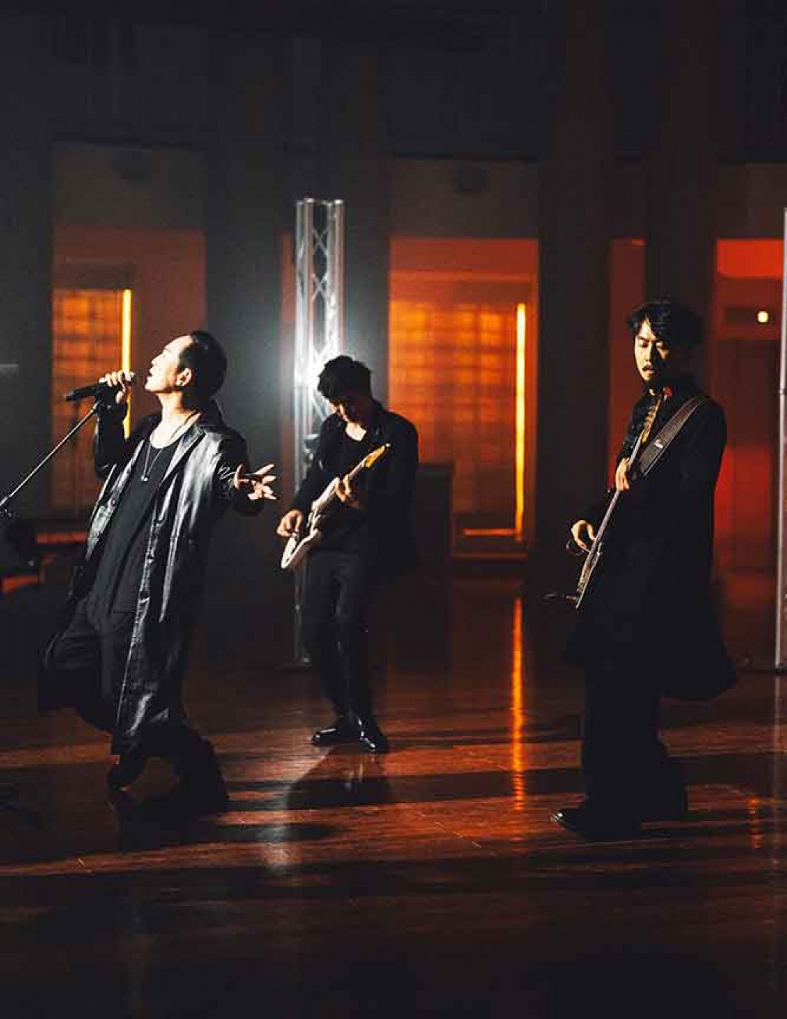 回聲樂團:柏蒼、尹均、邱個