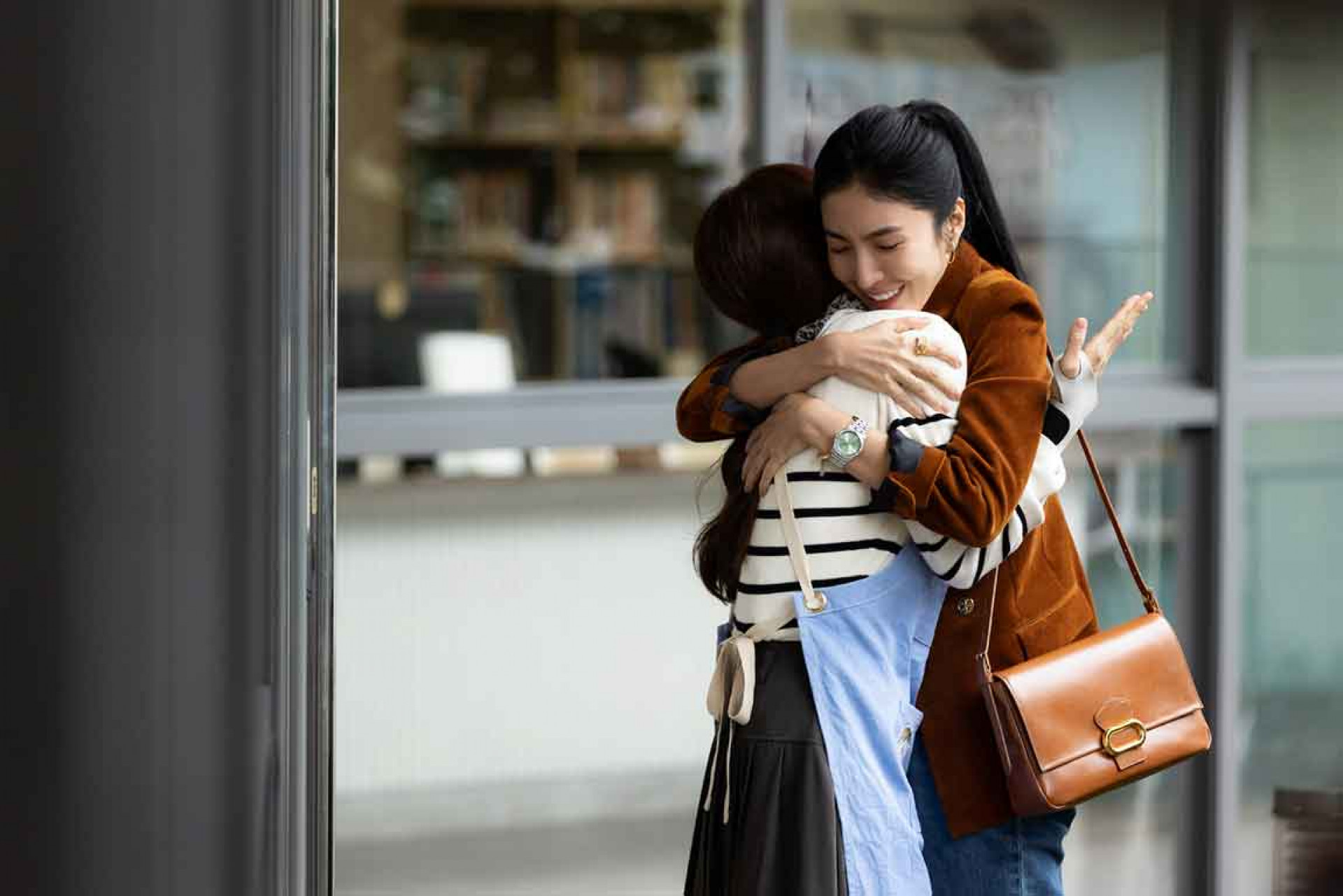 圖04:楊謹華與Ella陳嘉樺感情甚好。(壹壹影業提供)