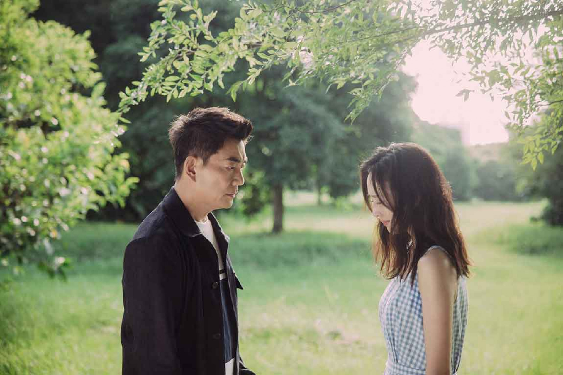 圖02:張鈞甯、任賢齊〈就說你想說的〉MV深刻演技引爆話題。(相信音樂提供)