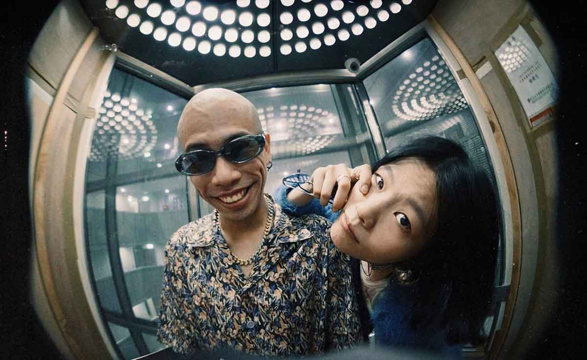 柯泯薰(右)邀呂士軒共同創作新曲〈哭哭臉〉2