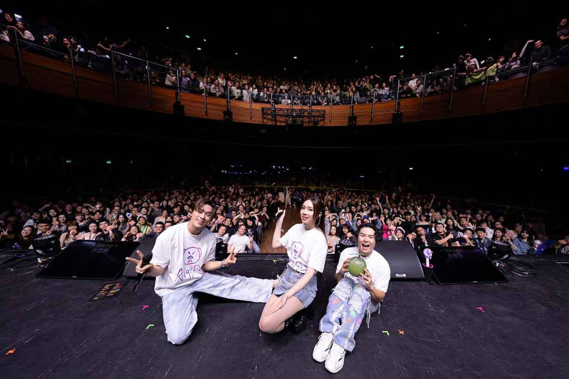 圖03:告五人英國開唱,帶歌迷去找倫敦夜生活。(相信音樂提供)