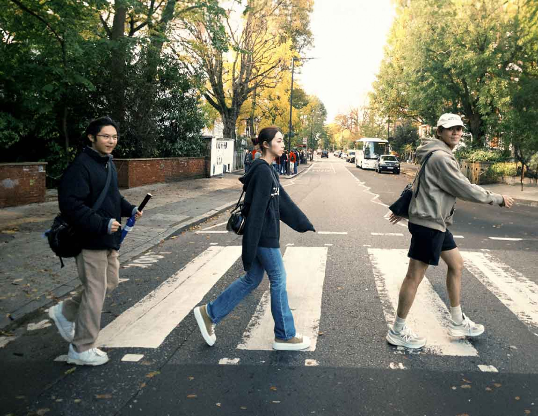 圖02:告五人朝聖傳奇樂團披頭四艾比路錄音室。(相信音樂提供)