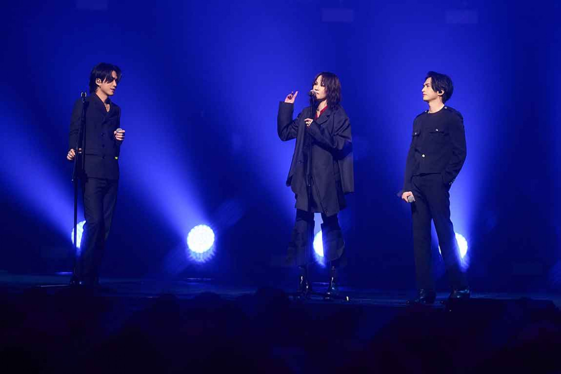 楊乃文邀請JADE擔任演唱會嘉賓,左是嘟嘟、右是AJ