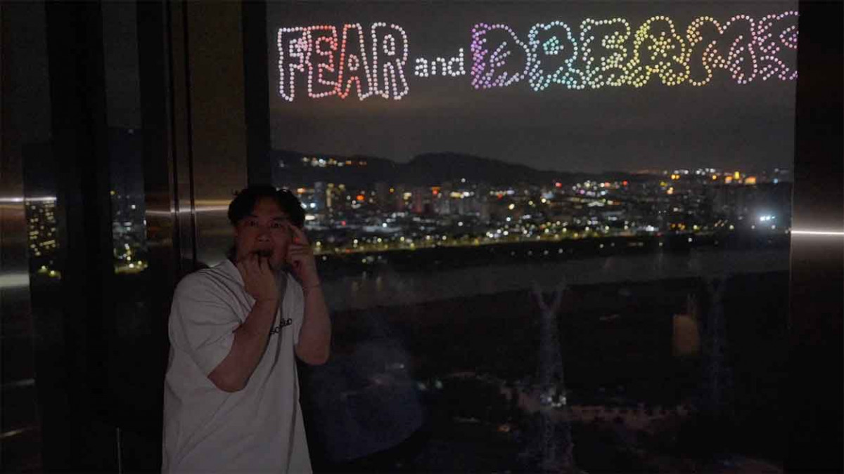 Eason在泉州收最勁應援大禮 : 800無人機展演唱會元素 開心得合不攏嘴
