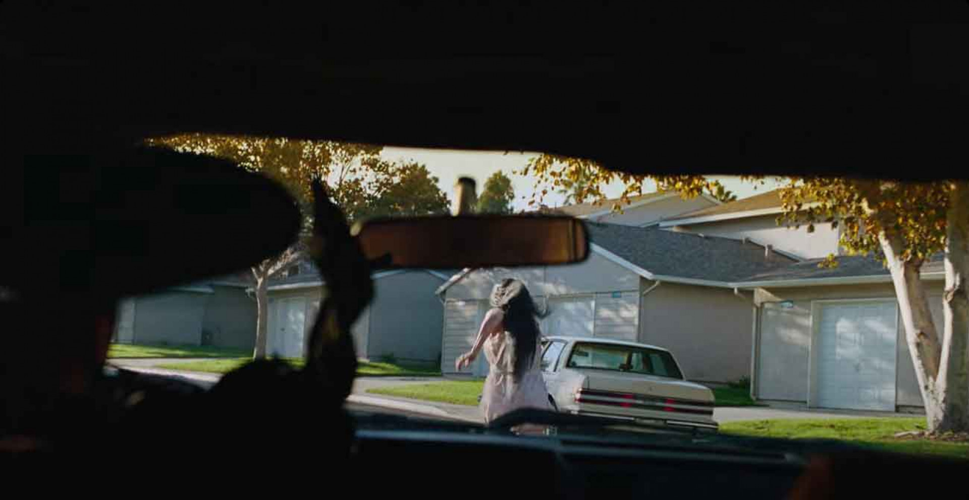 女神卡卡在新歌MV中被追捕---截自YouTube