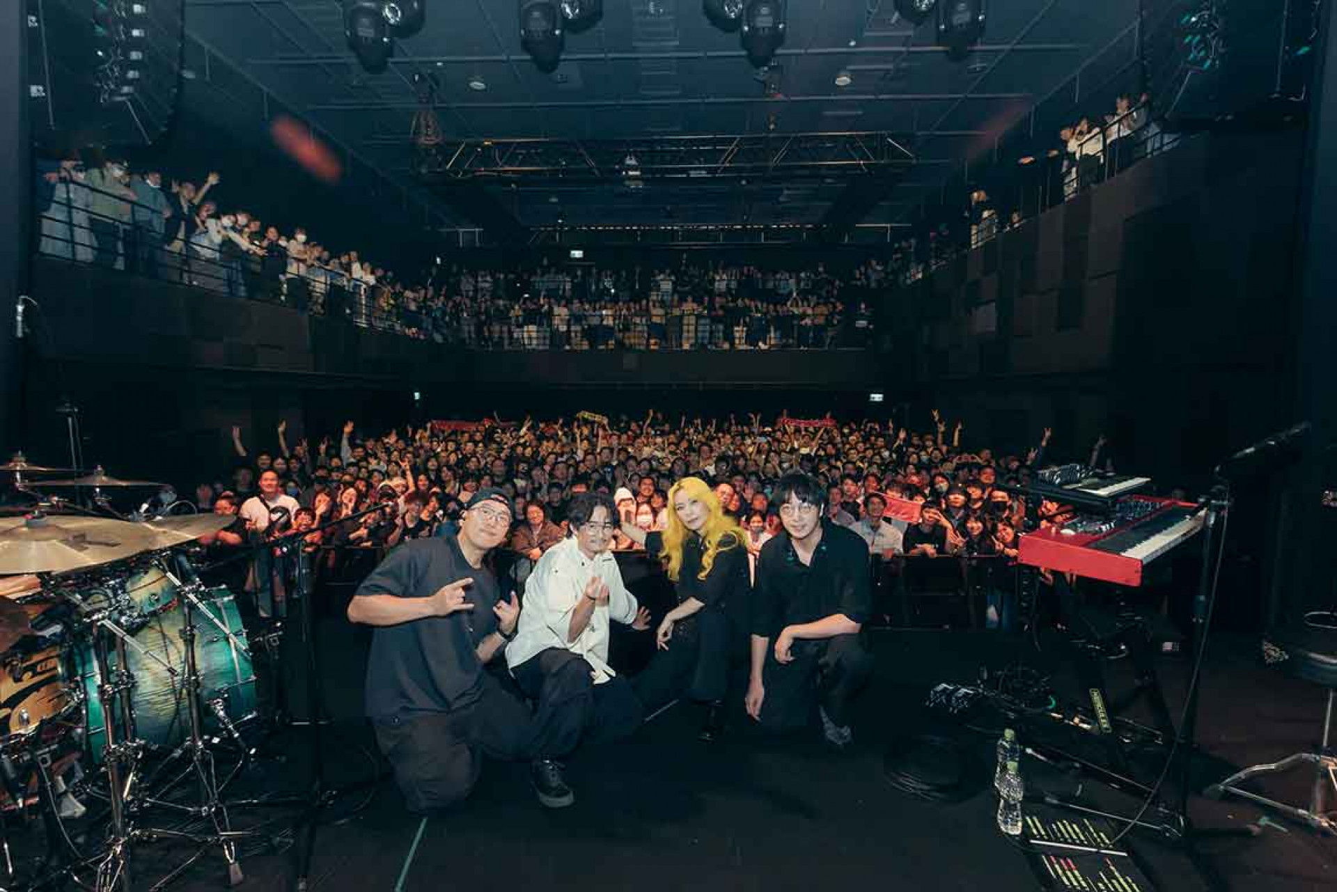 圖01:Tizzy-Bac-25週年大會師【股東大會暨新歌搶聽會】近千歌迷擠爆現場。(相信音樂提供)