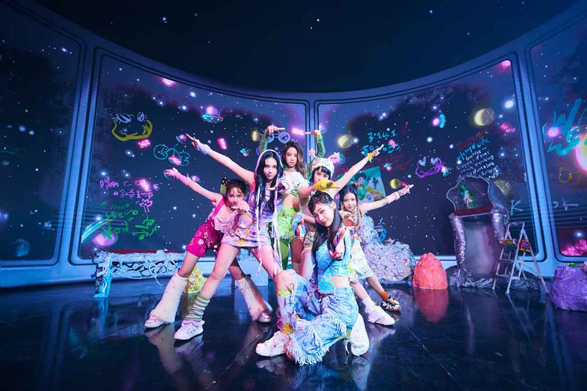 babyMINT_3(左起順時針:栩栩、Vikky、粼粼、品妡、丞妘、熙妍)