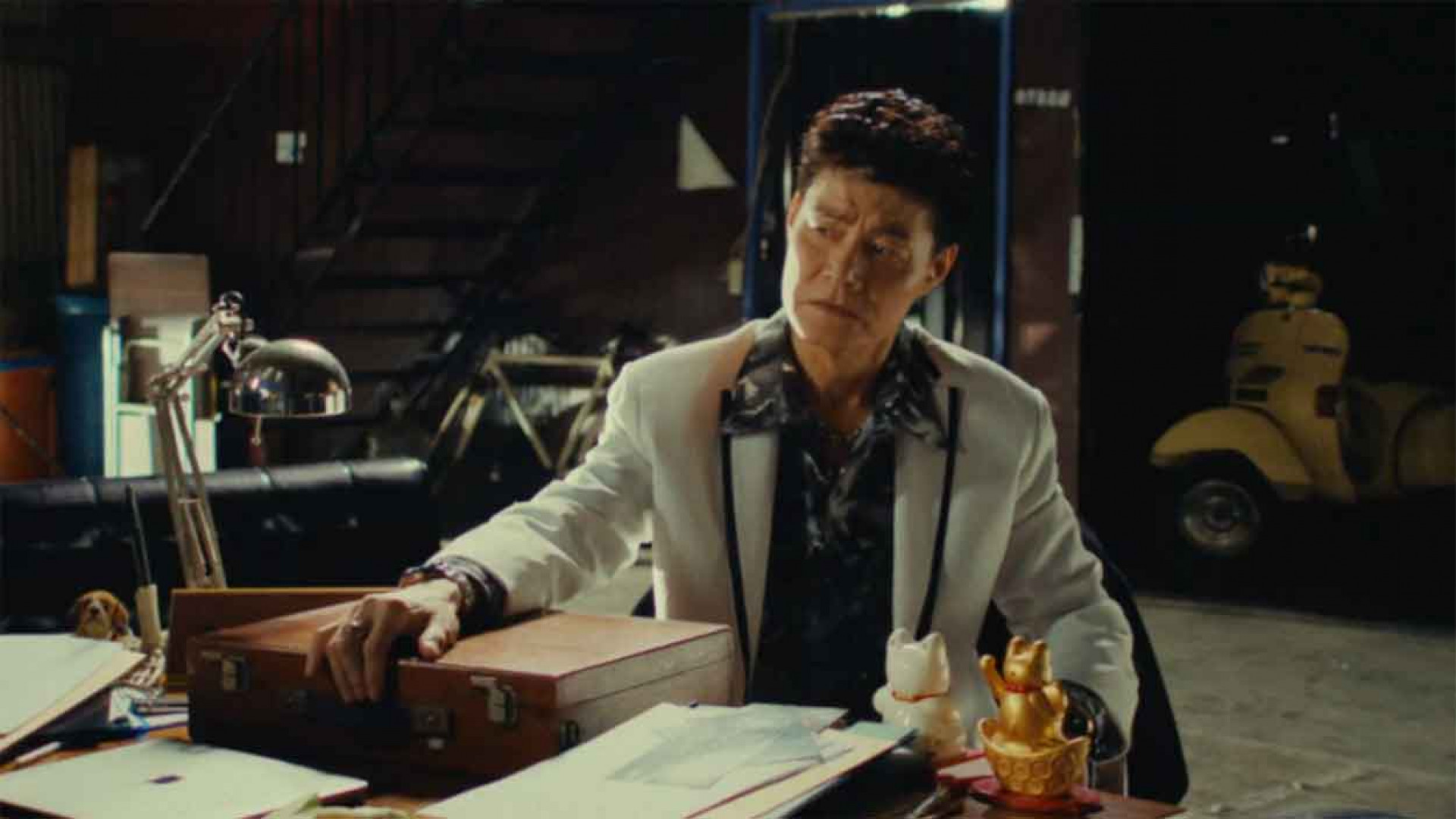 王中皇在MV裡耍狠風範展現無比氣勢