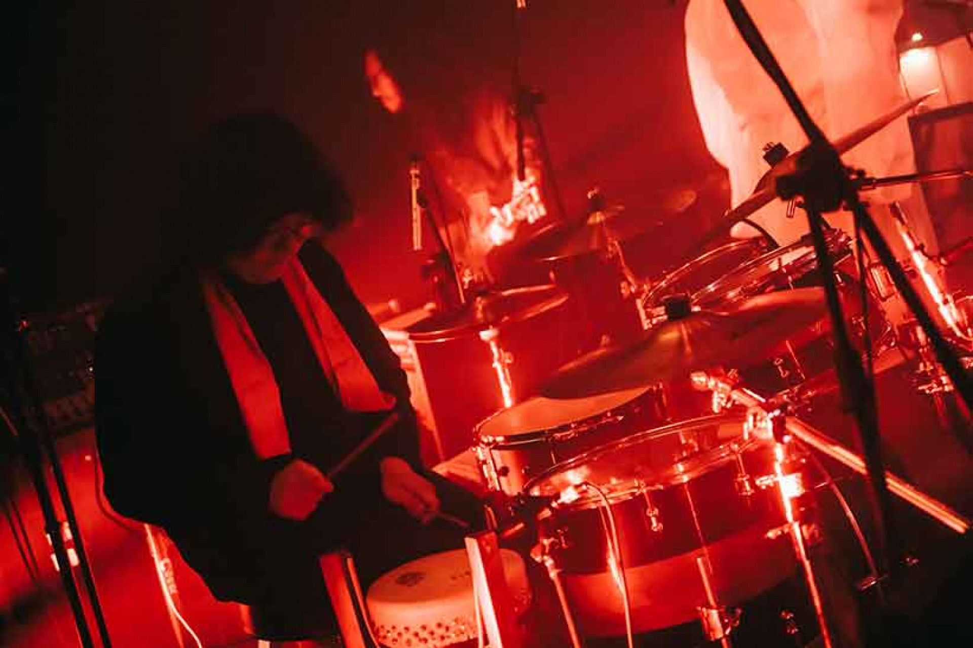 爵士鼓加入北鼓、通鼓與鑼鈔組,增加許多台灣人耳熟能詳的聲音想像。-(圖/裝咖人-提供)