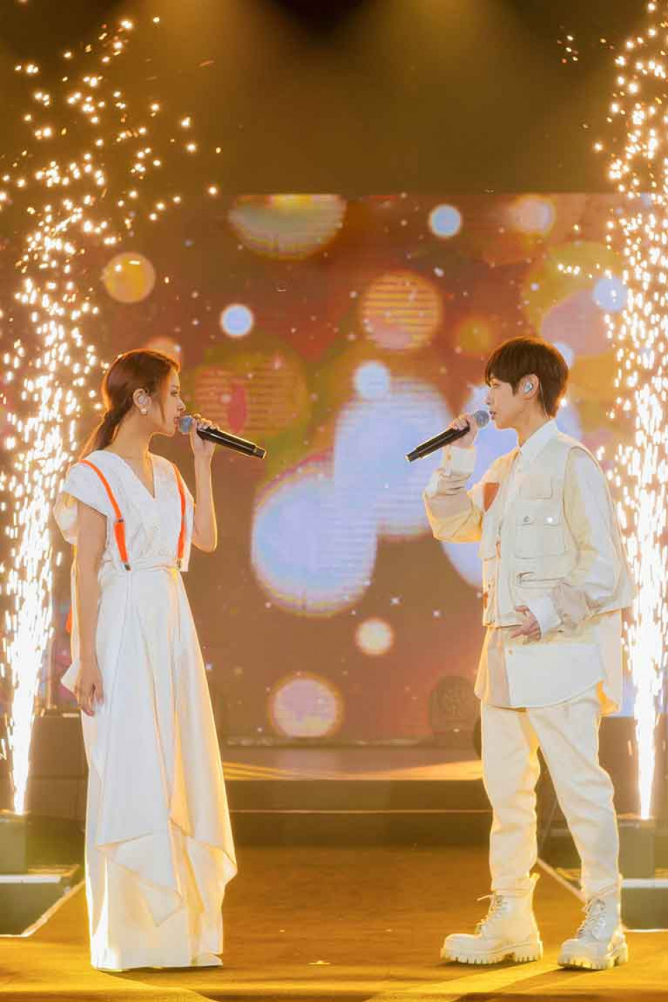 小魏魏嘉瑩演唱會郭靜跨刀當嘉賓_3