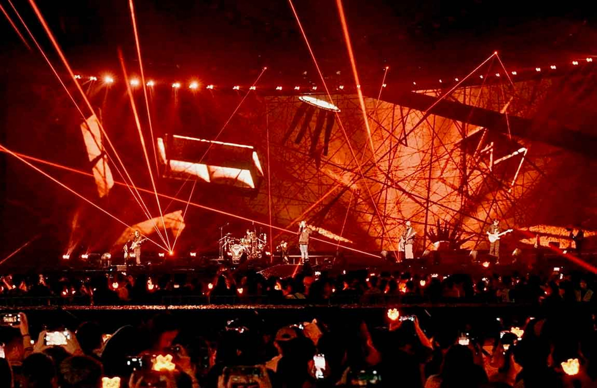 麋先生人氣狂飆，最新釋出千萬夯曲〈嗜愛動物〉Live-MV感動重溫小巨蛋演唱會。（相信音樂提供）