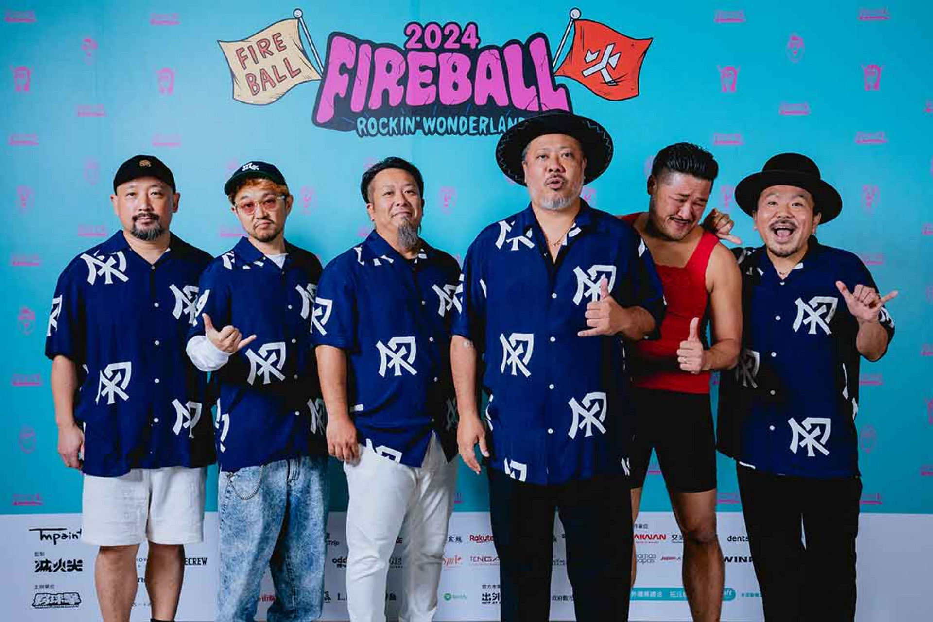 MONGOL800背板照-1