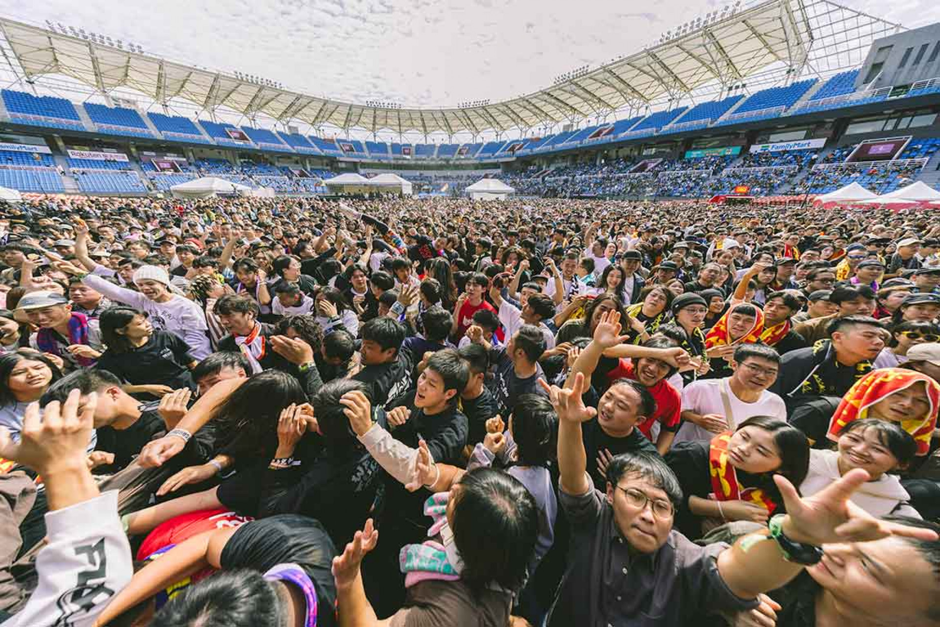火球祭歌迷人體衝浪