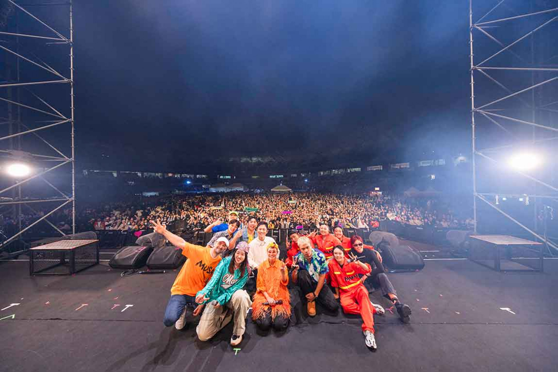 阿爆ft那屋瓦少女隊大合照