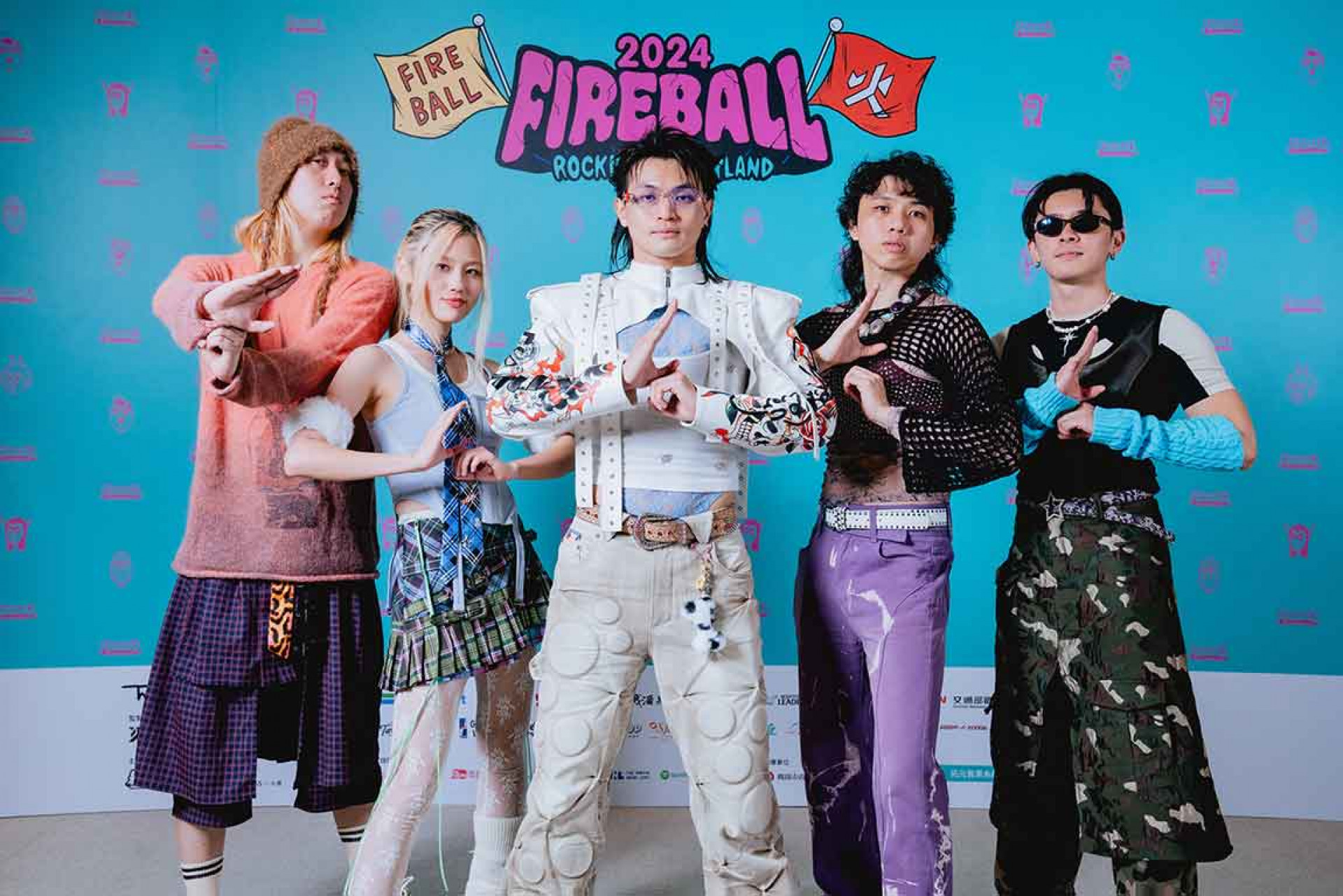 美秀集團背板照-1