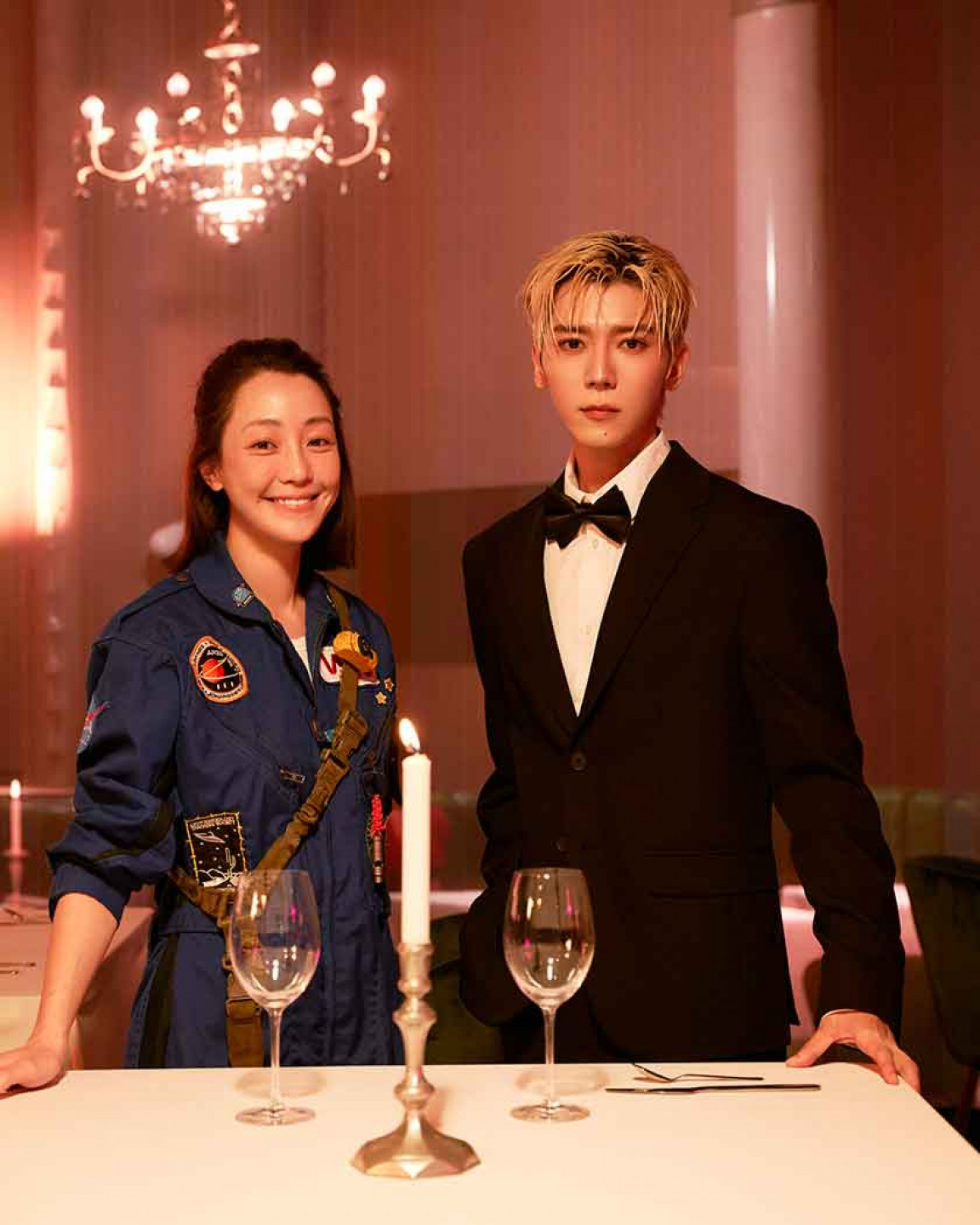 謝欣穎(左起)畢書盡01