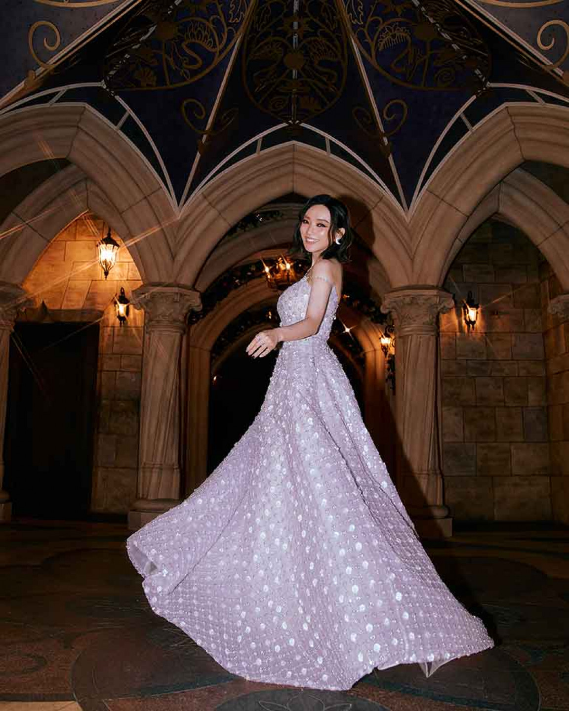 12_閻奕格第二日演出,服裝造型加入《長髮公主》紫色元素