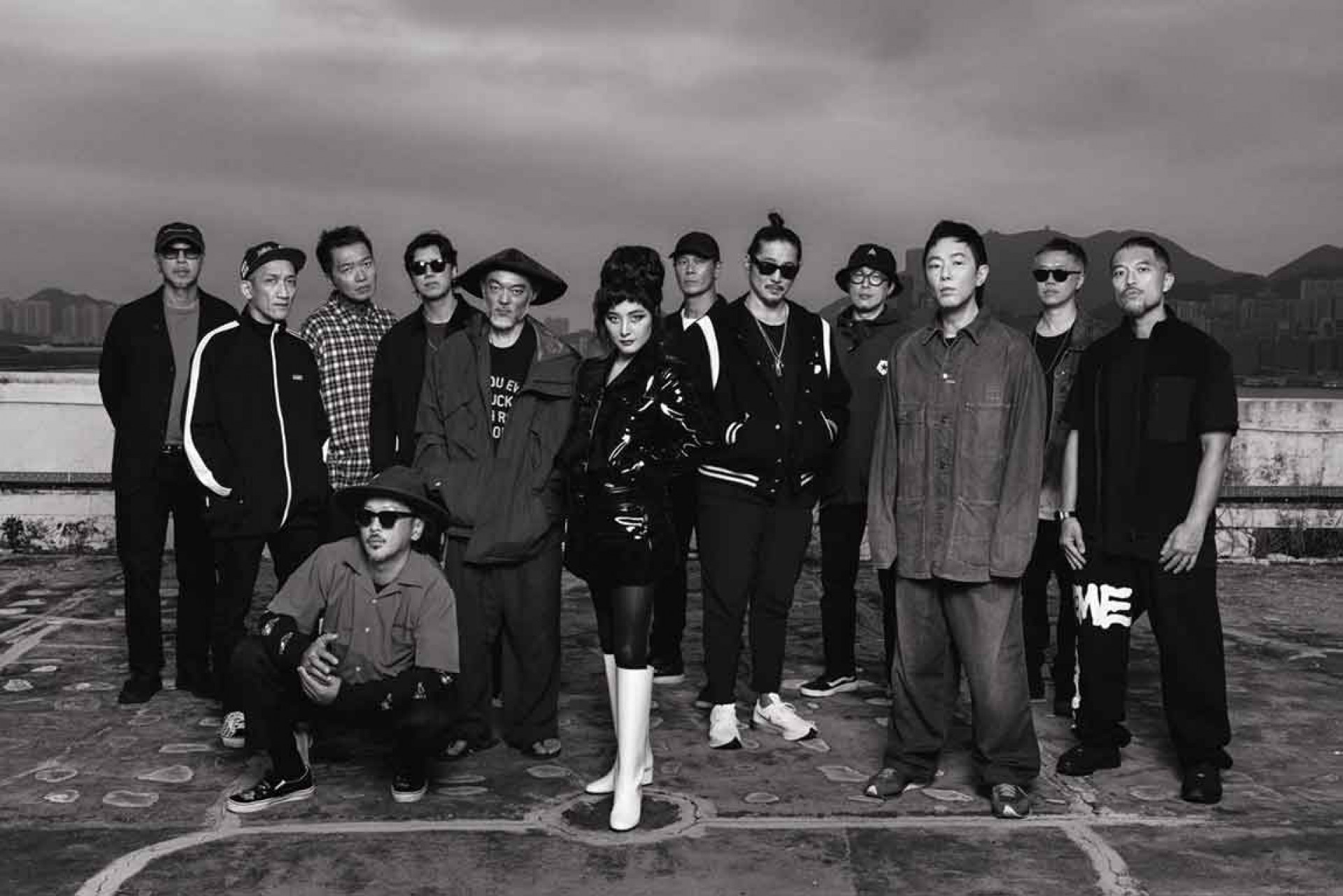 何超(前排左）、聯手黃貫中（前排右）、LMF、廿四味登英國舉辦-《Dragon-Rock》演唱會