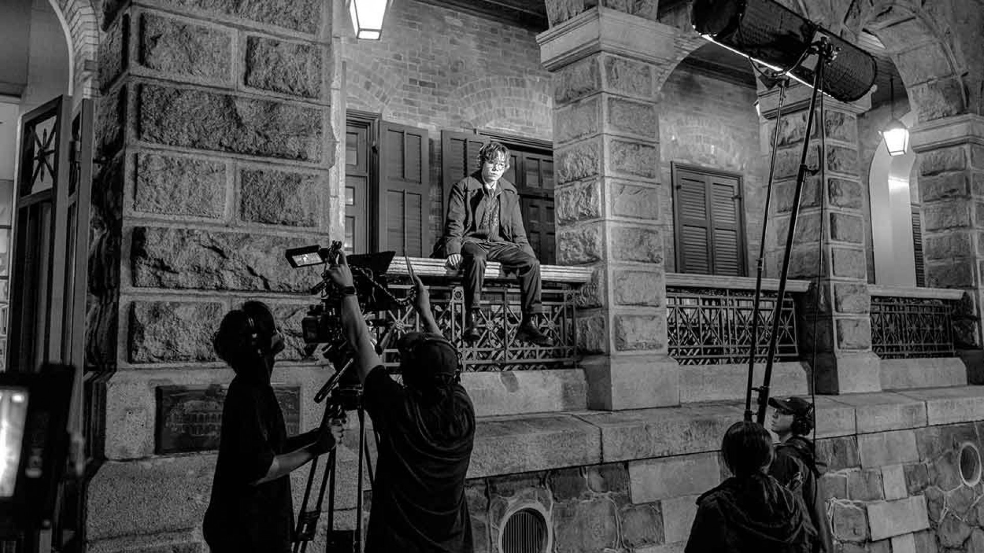 林家謙用〈有色眼鏡〉過濾世界的不完美