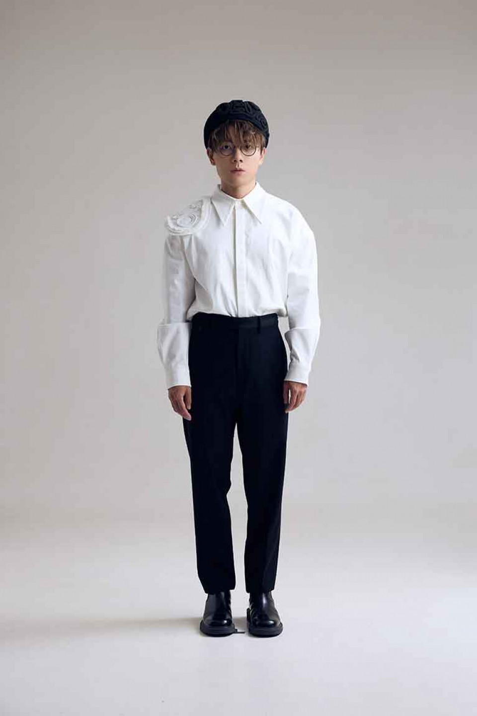 香港全能音樂人林家謙16日發行首張華語專輯