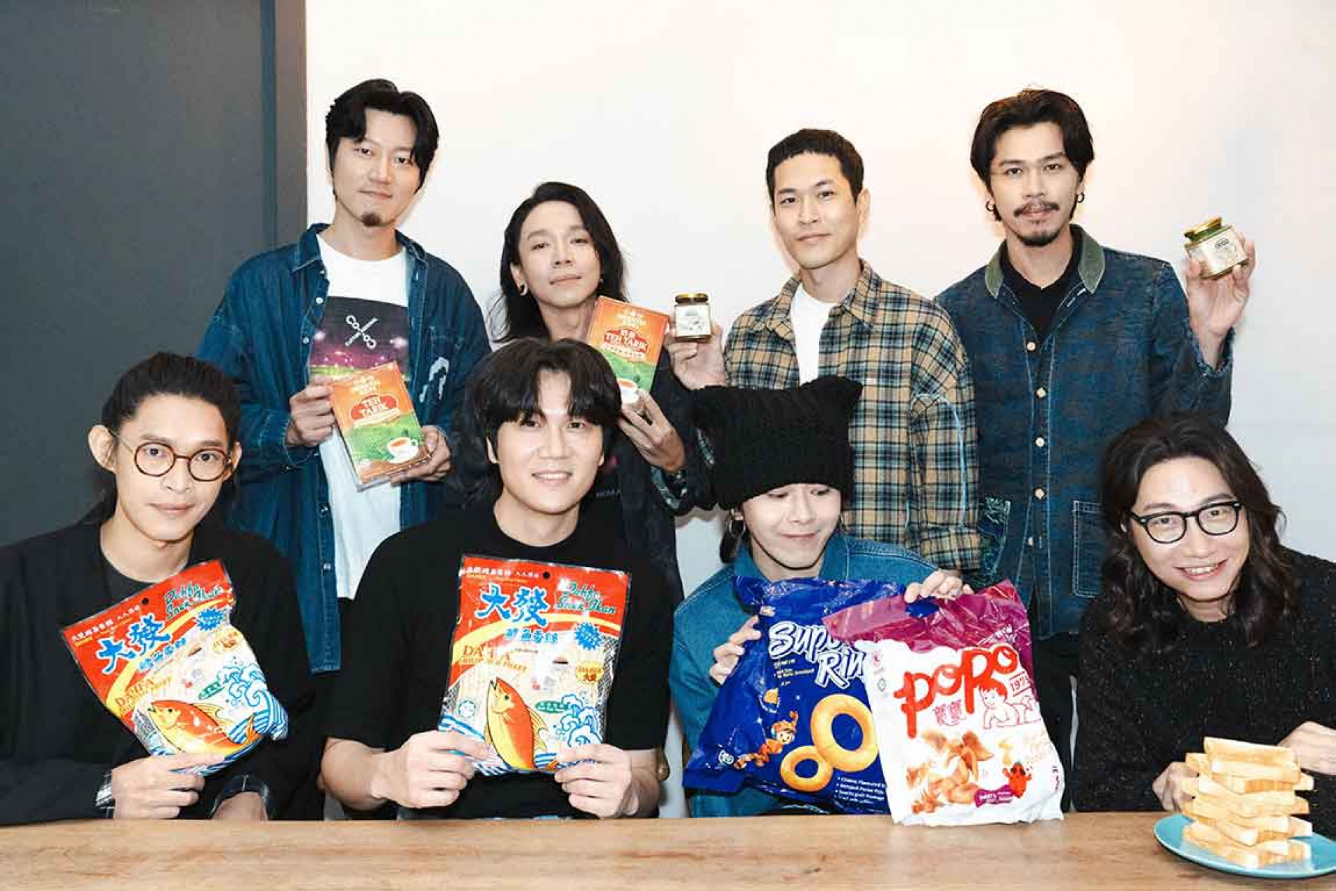 圖02:宇宙人、麋先生年末將接力前往吉隆坡開唱,聖誕、尾牙、跨年一路拚到2025。(相信音樂提供)