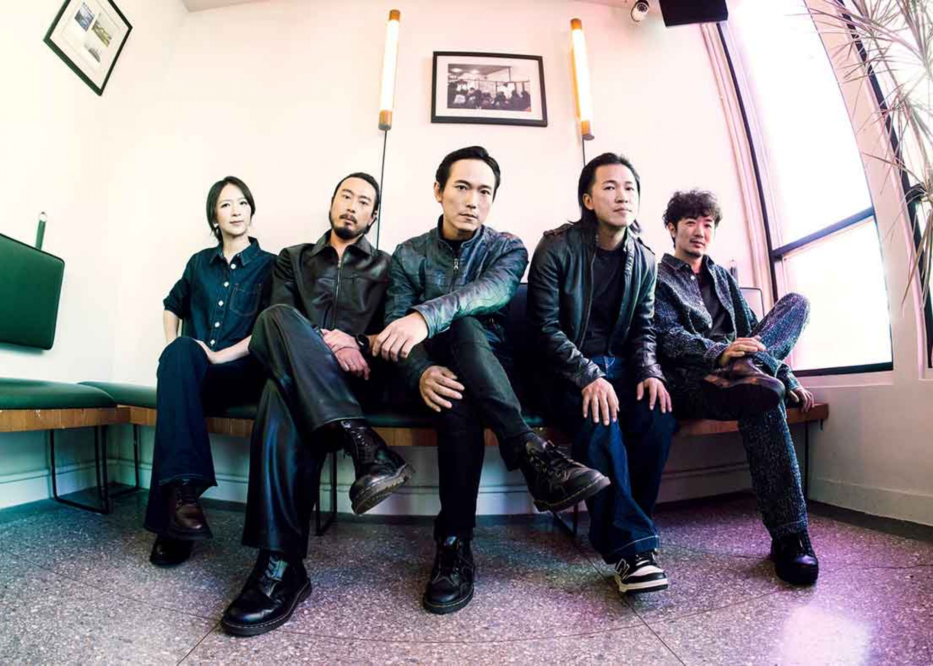 用一首新歌〈Silent-Night-in-Shinjuku〉送給樂迷當作聖誕禮物