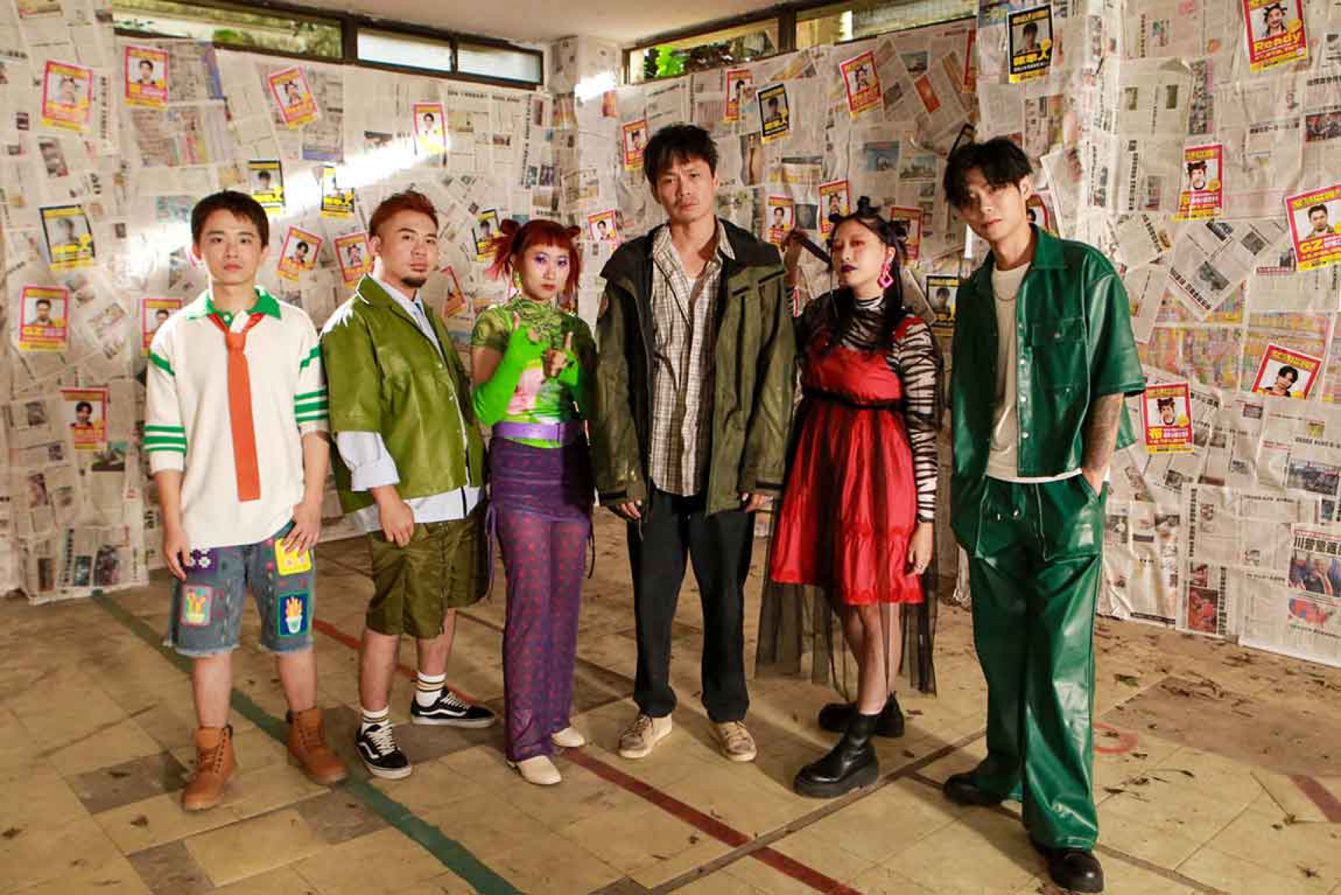 Tickle-Tickle與黃鐙輝(右3)