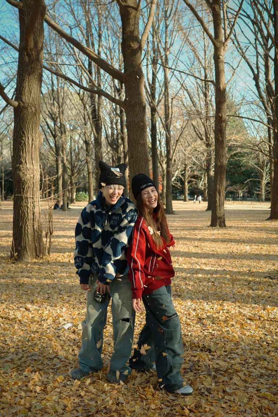 圖說:晨悠東京看銀杏,惟晨(左)以悠(右)