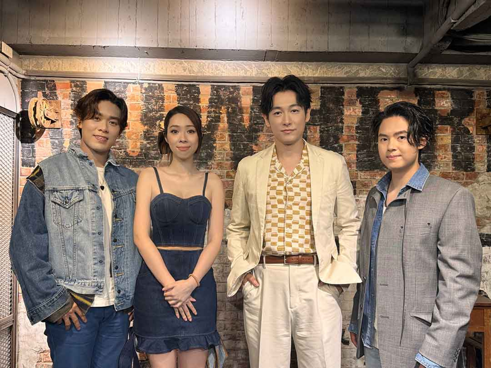 圖01:藤岡靛、告五人夢幻連動,合作推出中文新歌〈一起看黃昏〉。(相信音樂提供)