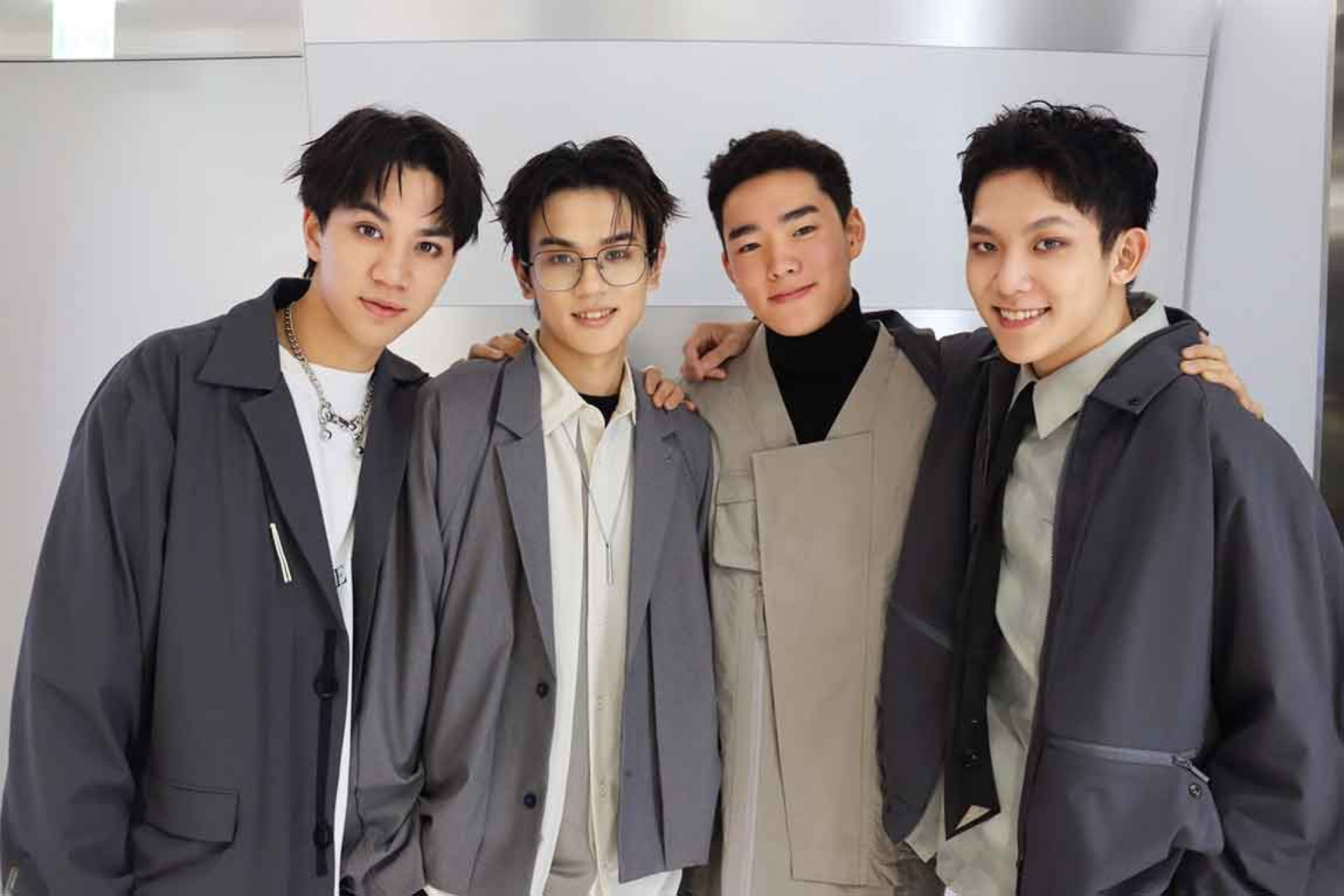 AcQUA源少年為了跨年舞台努力彩排(左起:李秉諭、盧佾暘、須弘道、林毓家)(照片提供:種子音樂)