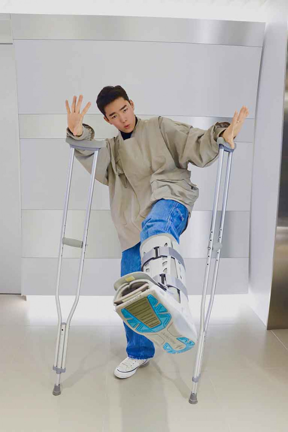 須弘道腳受傷(照片提供:種子音樂)