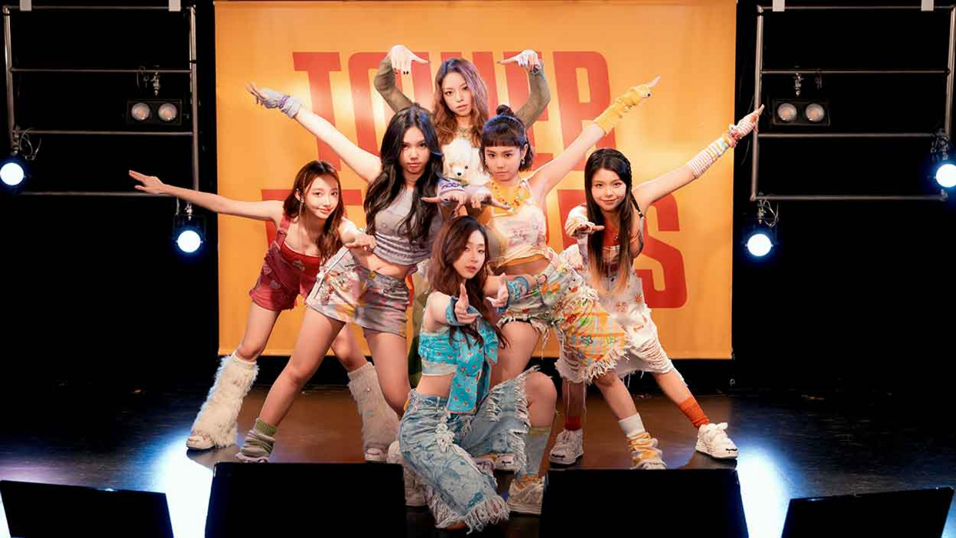 babyMINT演出_2(後排:粼粼/中排左起:栩栩、Vikky、品妡、丞妘/前排:熙妍)