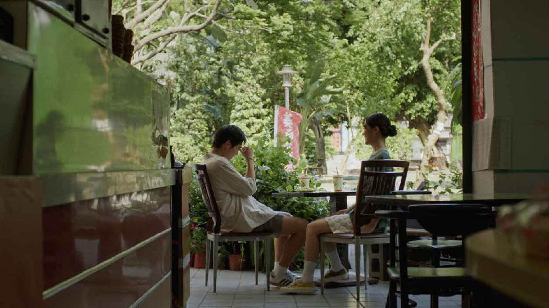 我是機車少女_〈Last-Summer(月亮惹的禍)〉MV劇照1