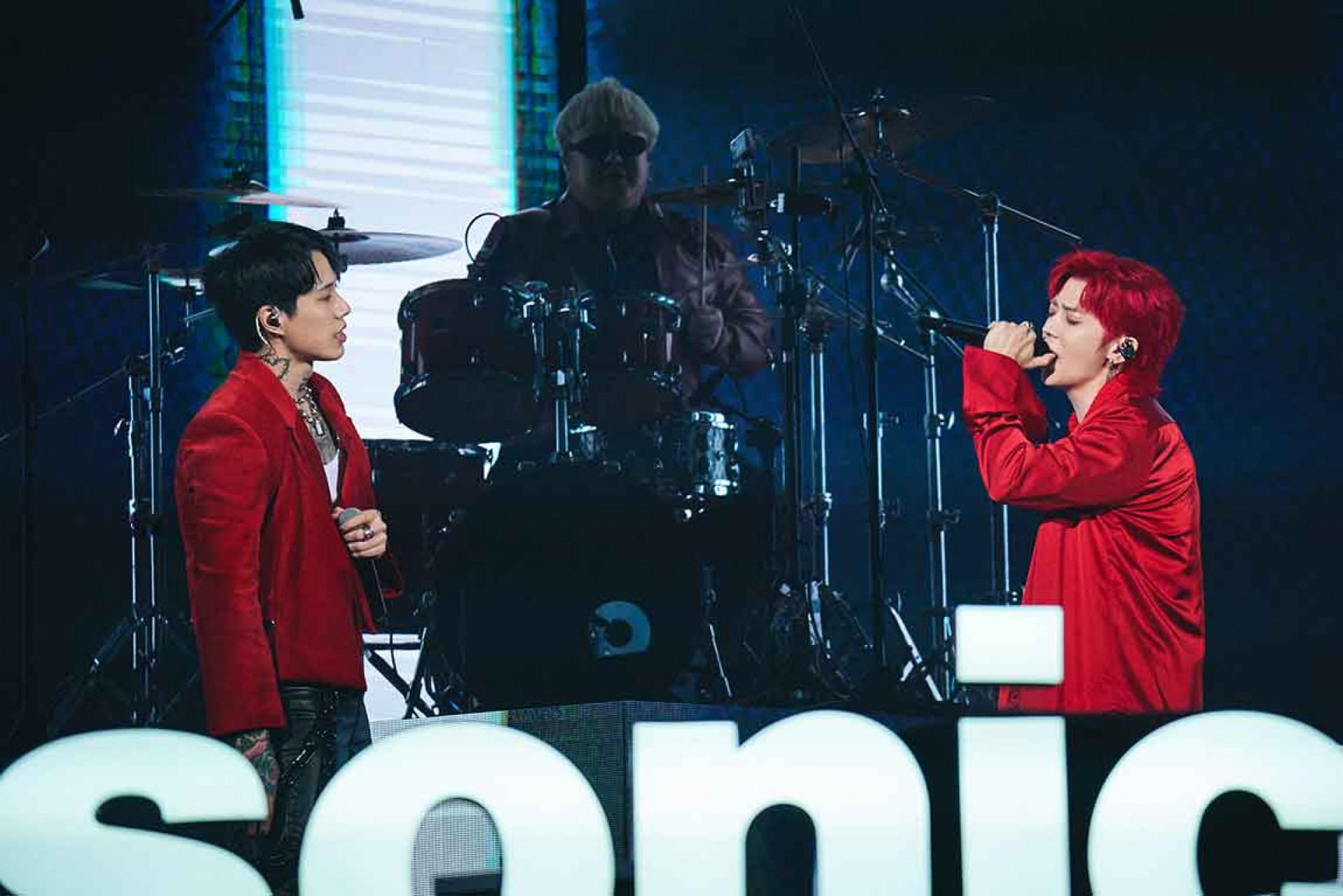 TRASH阿夜(左)畢書盡-1