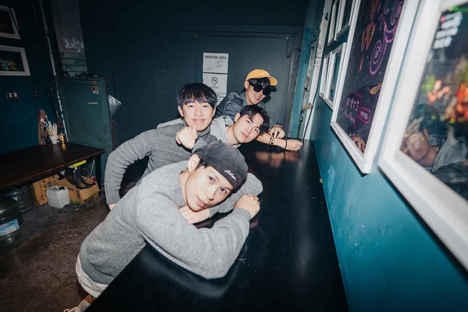 芒果醬合照_(前到後順序:鼓手-聖智、貝斯手-皝達、吉他手-有倫-、主唱-佐治)