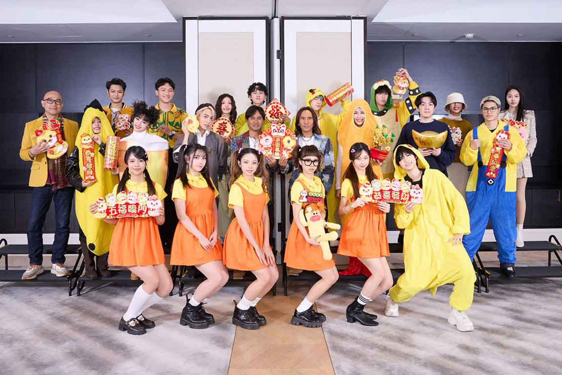 大合照－前排左起：babyMINT、言菱／中排左起：王治平、JUD-陳泳希、木木（林葦妮）、林宥嘉、動力火車、曾沛慈、李友廷、77Ke-柯棨棋／後排左起：黃祝賢儒、沒有才能、+How李家皓、郭幼康、LaDY、鄭馥儀）