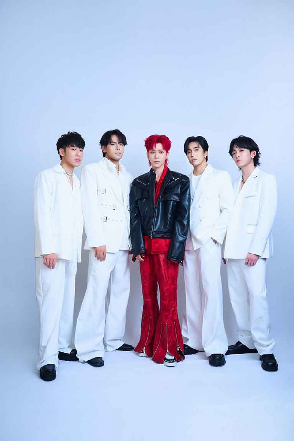 左起:賴晏駒(小賴)、陳零九、Bii畢書盡、婁峻碩、邱峰澤