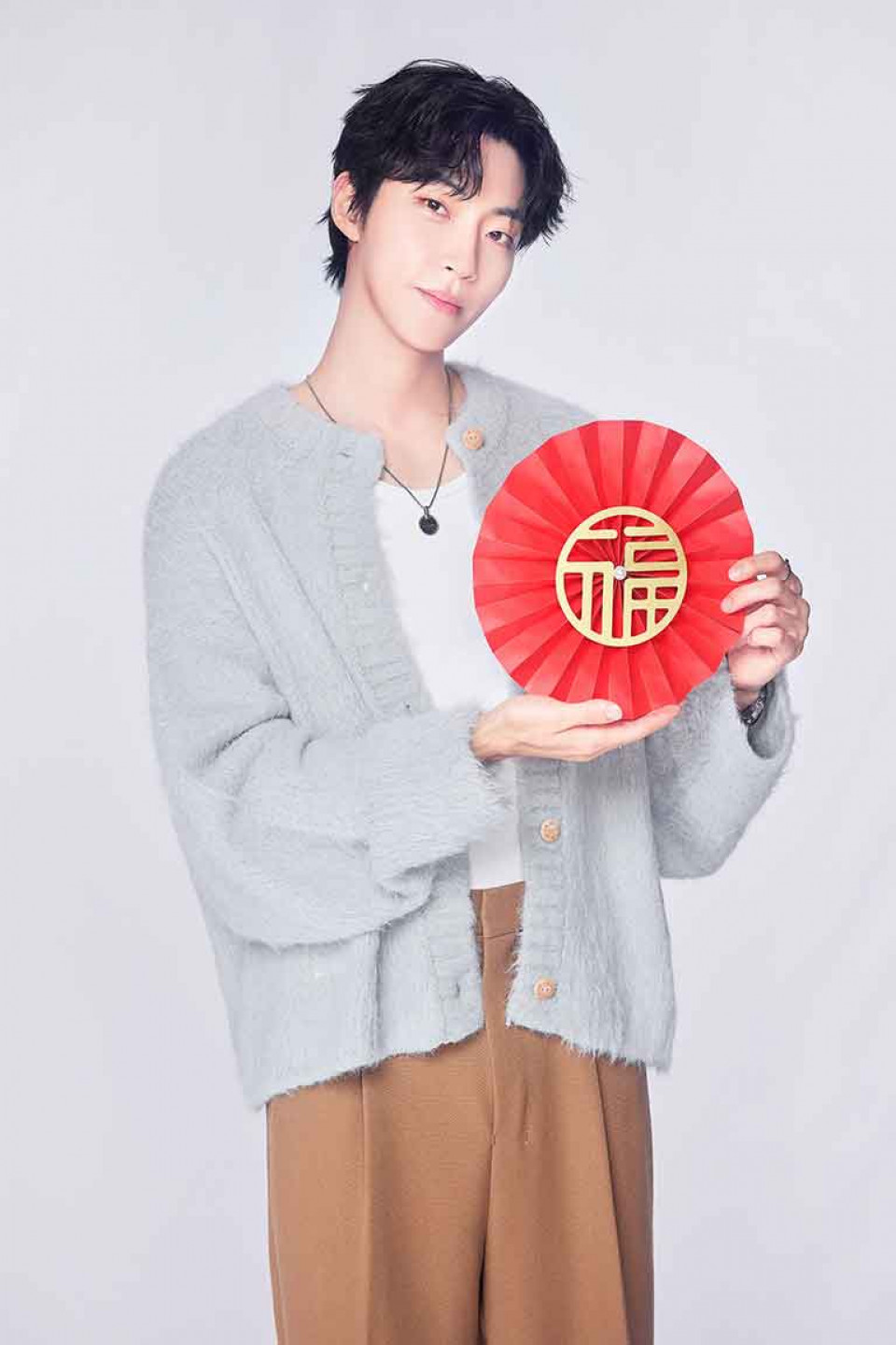 黃寅燁暖春喜迎新年獻祝福