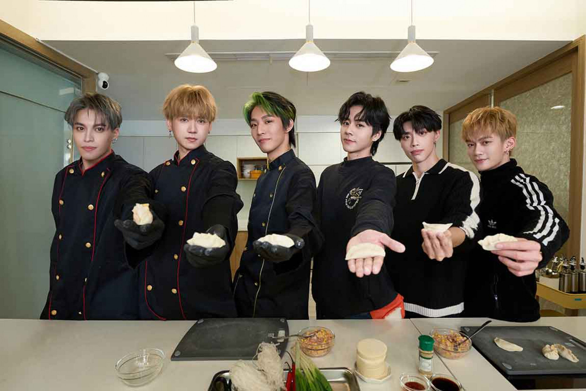 (左起)哲言、祖安、煥鈞、佳辰、文廷、子翔-1