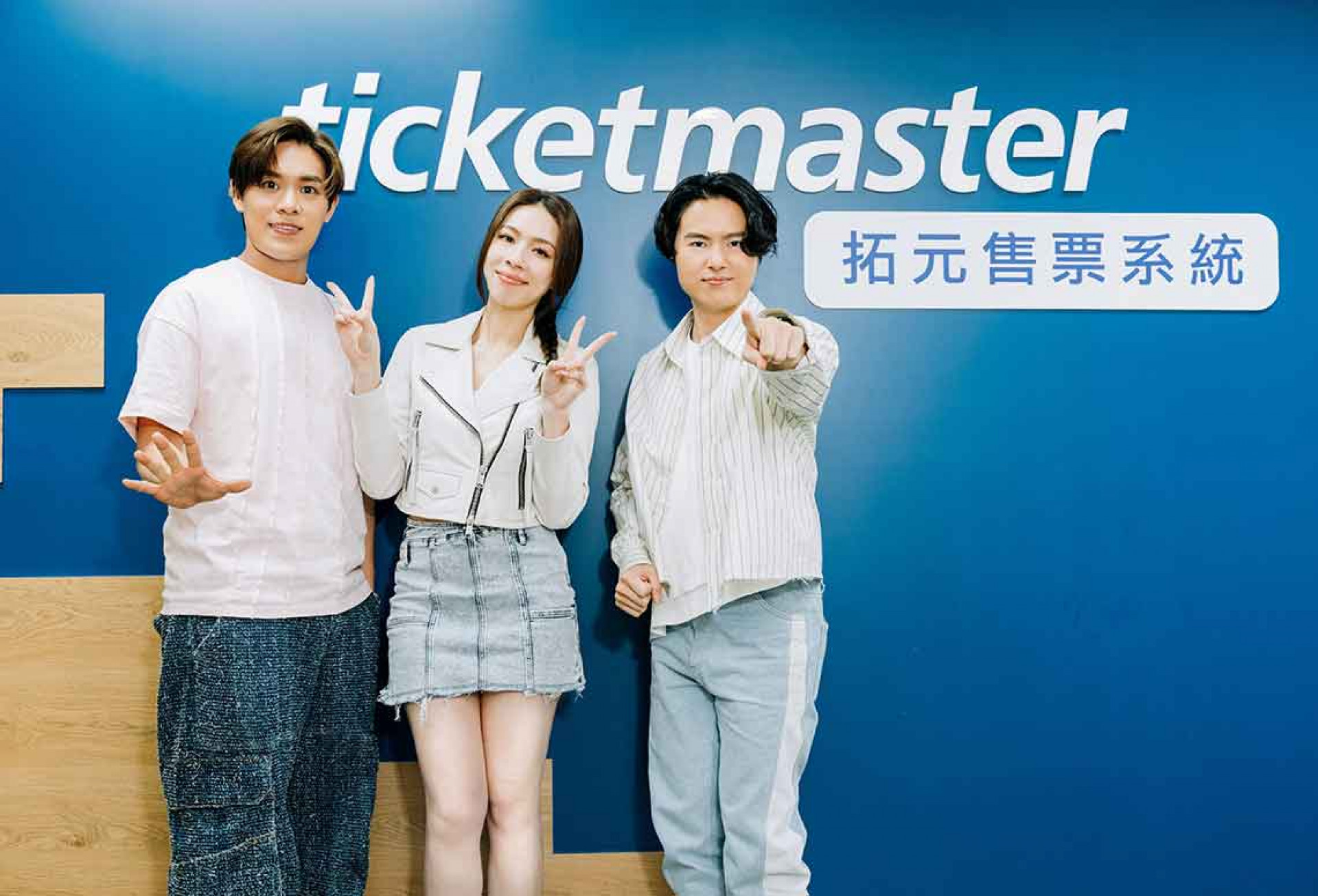 告五人過年休息片刻，馬不停蹄啟程錄音，全力投入演唱會、新專輯籌備工作。（相信音樂提供）