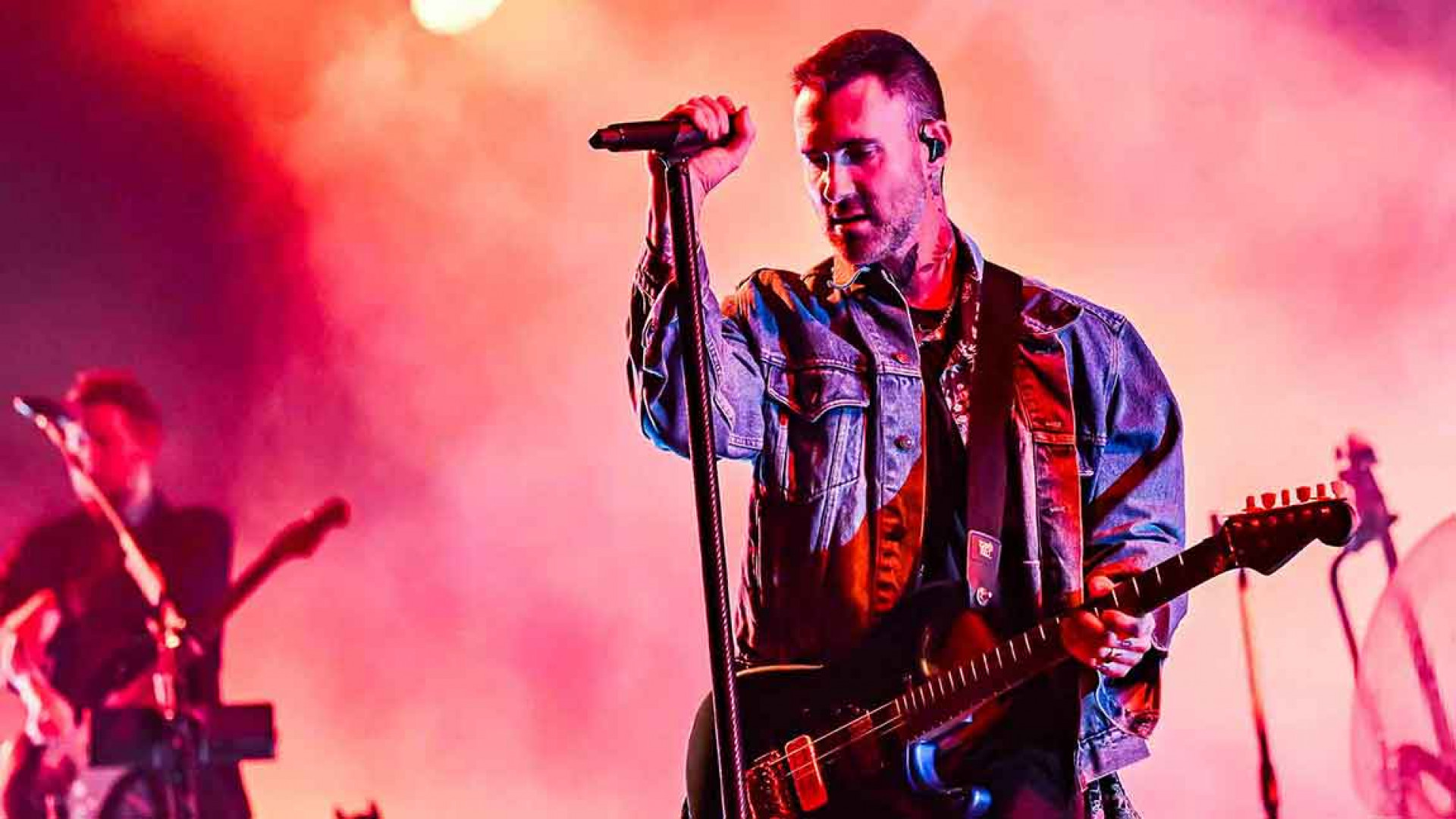 洗腦神曲連發 帥主唱亞當狂撒糖