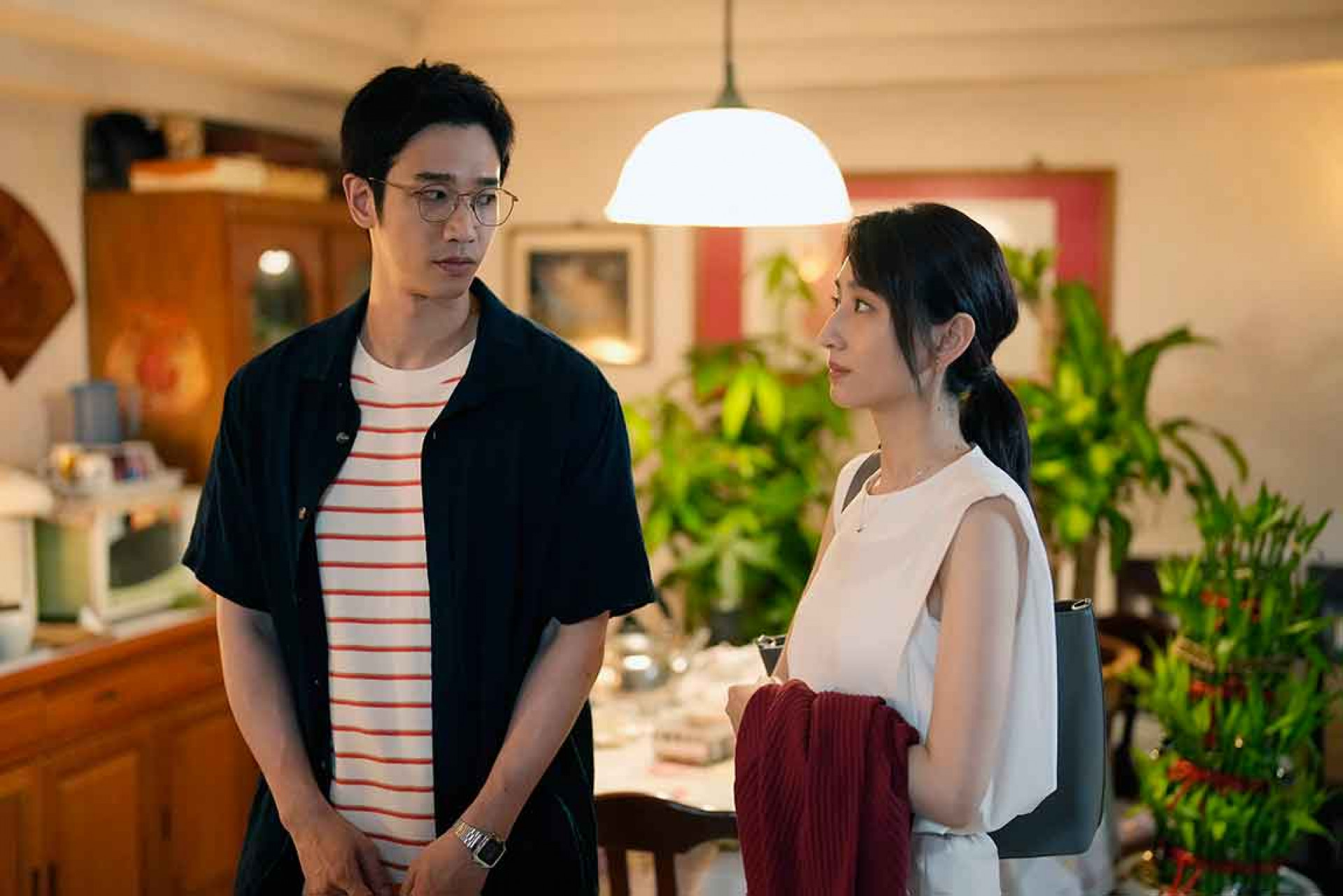 《童話故事下集》「結婚不是修成正果，是修煉的開始」〈愛的多重宇宙〉探討婚姻與愛情。（Netflix提供）