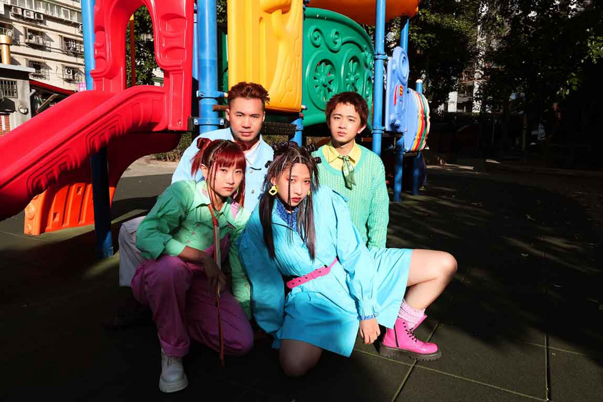 Tickle Tickle團照(左下-鼓手阿布、左上-吉他手GZ、右上-貝斯手阿寬、右下主唱Ready)