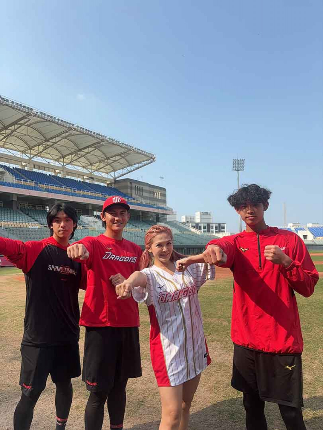 製作人圓圓孵化音樂體育節目,每集都唱歌是標配