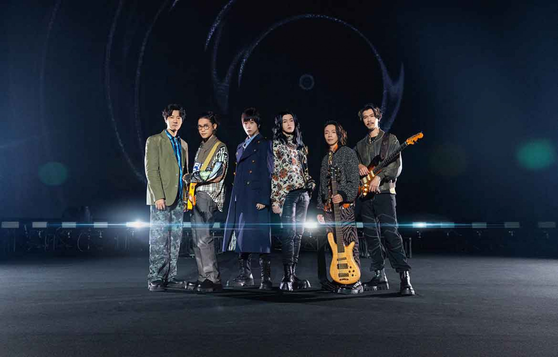 麋先生x五月天阿信全新單曲〈偶像〉劃時代夢幻聯動，萬人見證感動全場。（相信音樂提供）