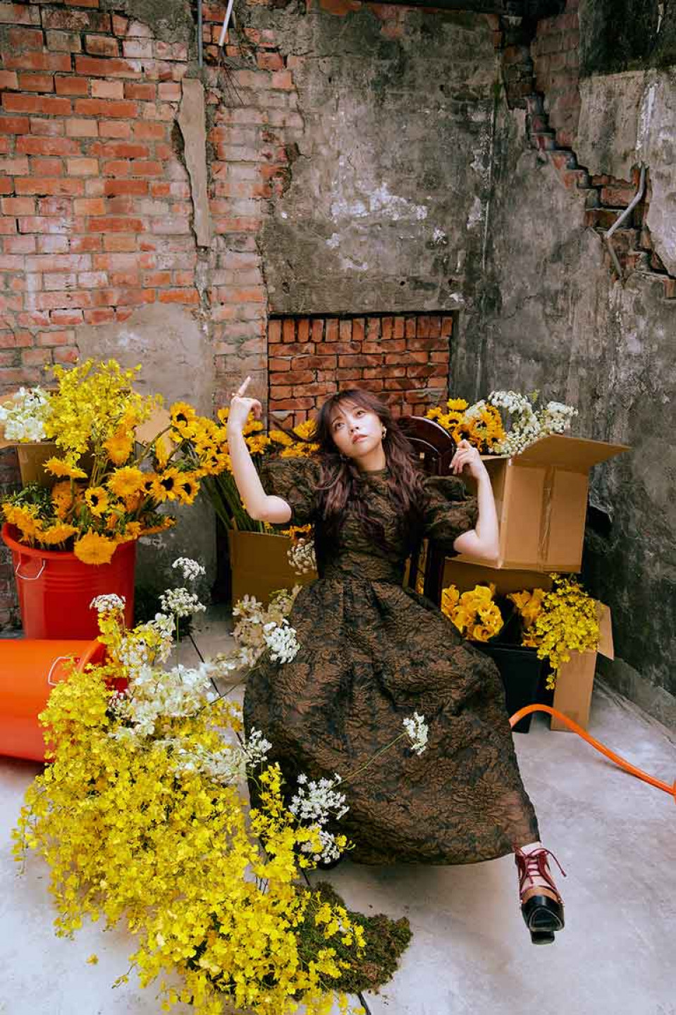 龍龍斥資打造「反差系」視覺 葛萊美設計師于薇跨刀展現獨立喜劇魂