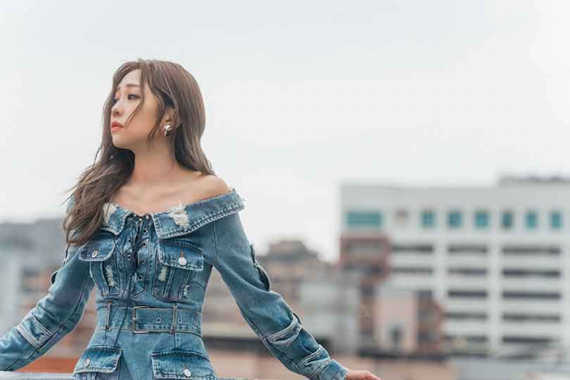 拍MV冷到狂發抖、慘白沒血色 聊起愛情觀立馬恢復青春”少女範”